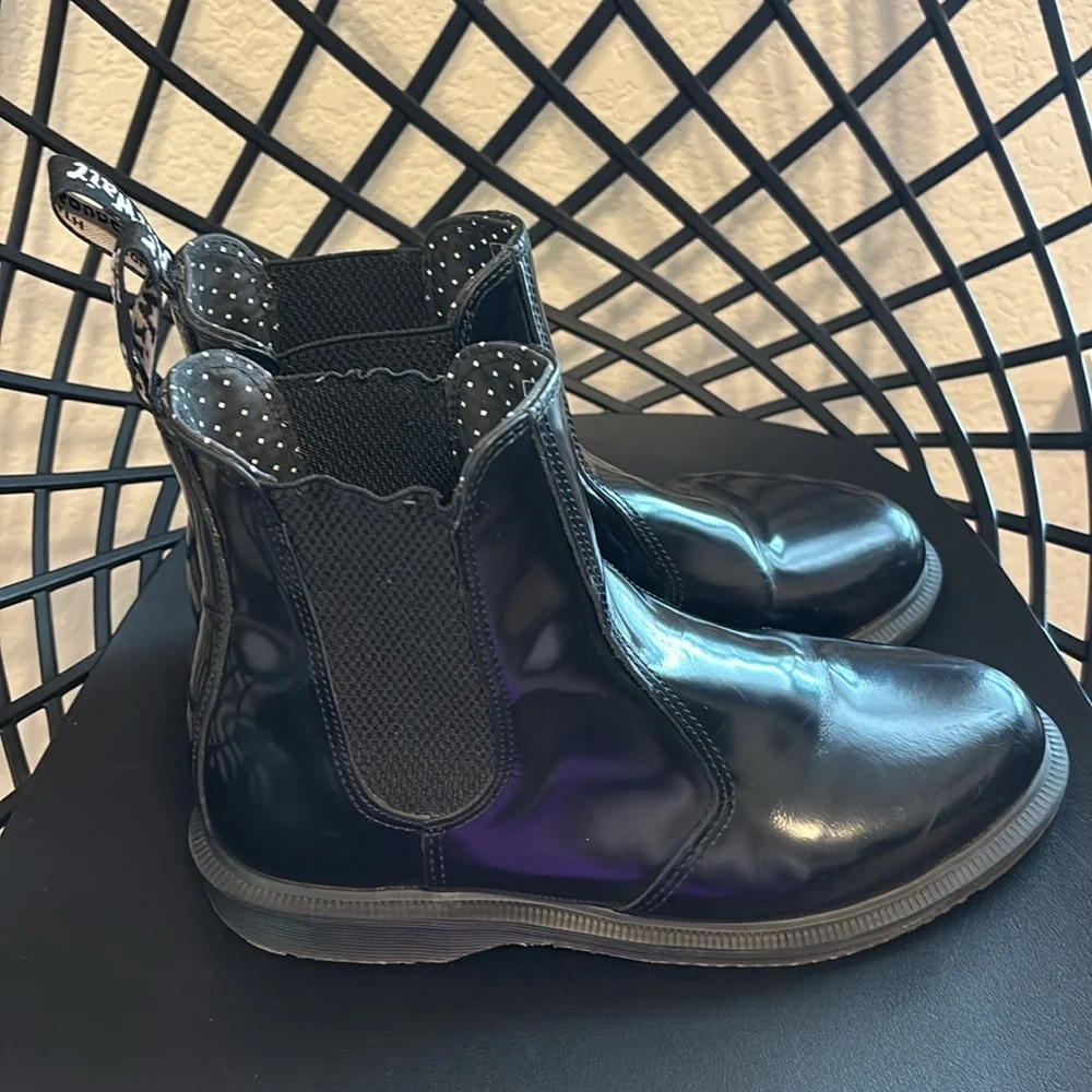 Dr. Martens Boots in Black Sz 7 - Picture 2 of 8